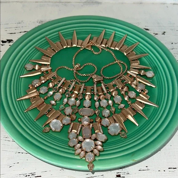 Kendra Scott Seraphina Gold and White Statement Necklace - Picture 1 of 4